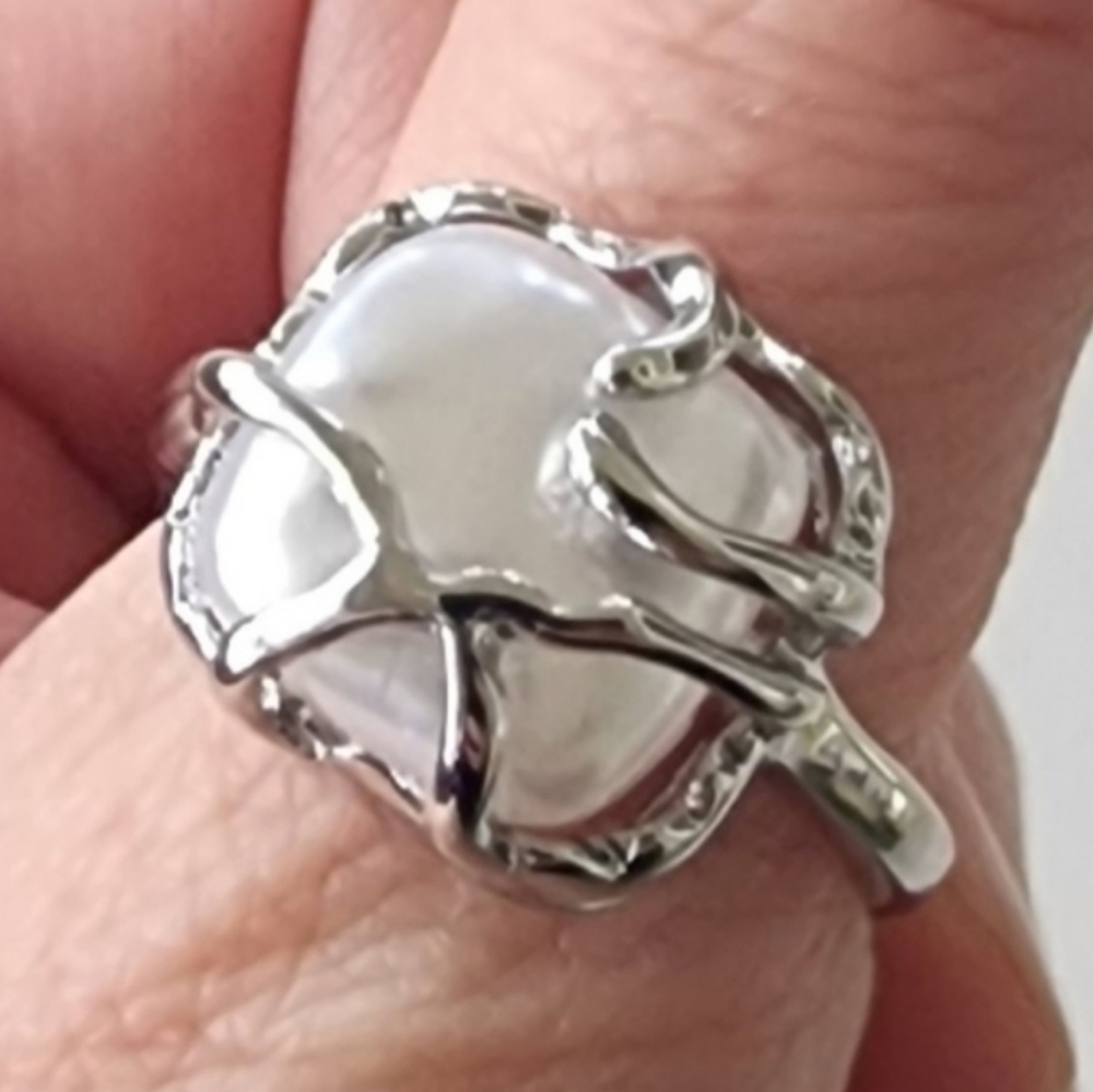 💍 Wrapped Square Pearl Ring